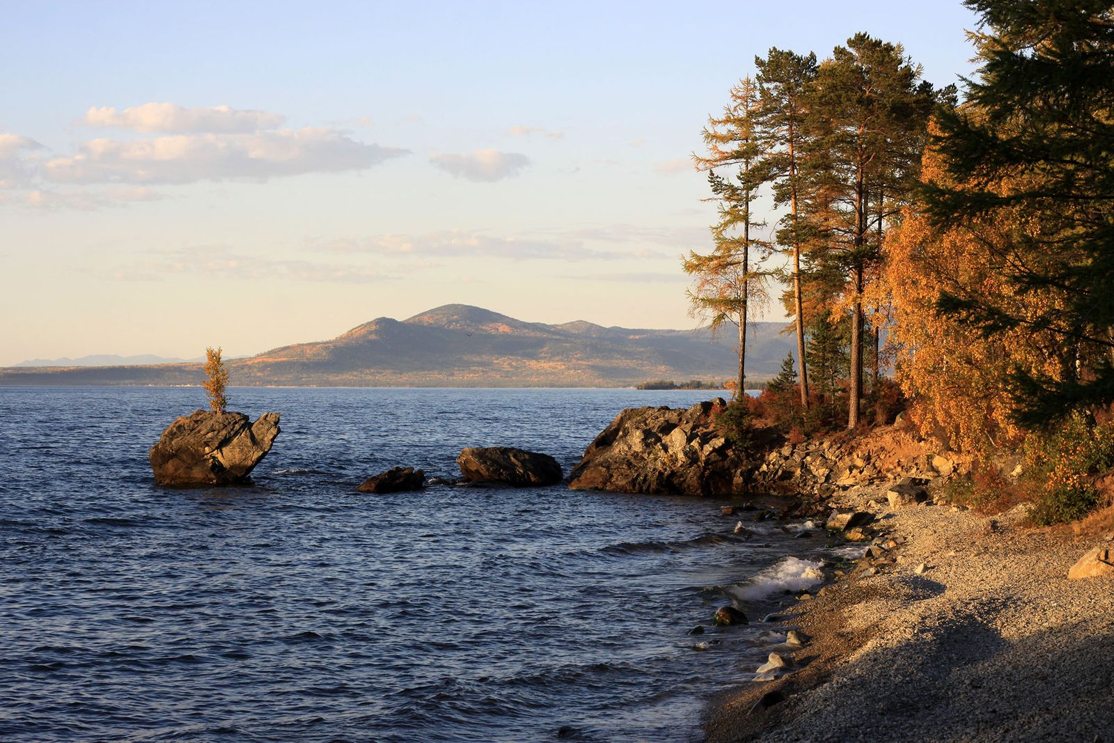 Скала черепаха на байкале фото