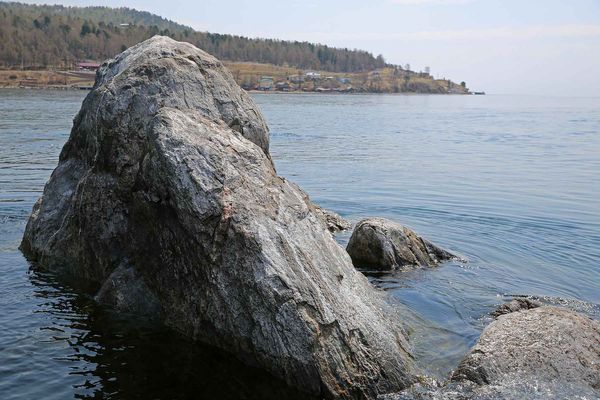 Шаман камень на байкале фото до затопления